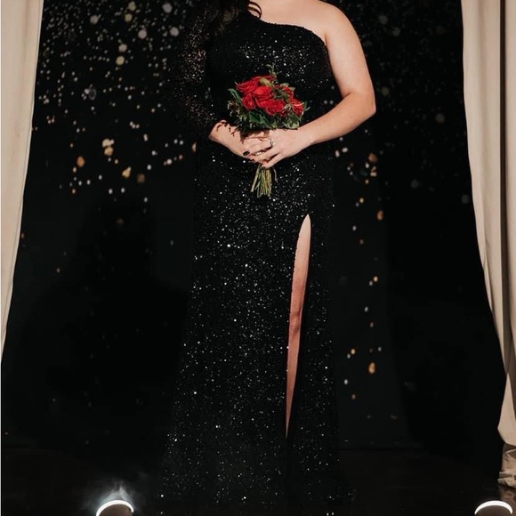 Black Prom Dress